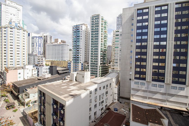 CLR81 - Calçadão, 1 Dorm Climatizado, Garagem