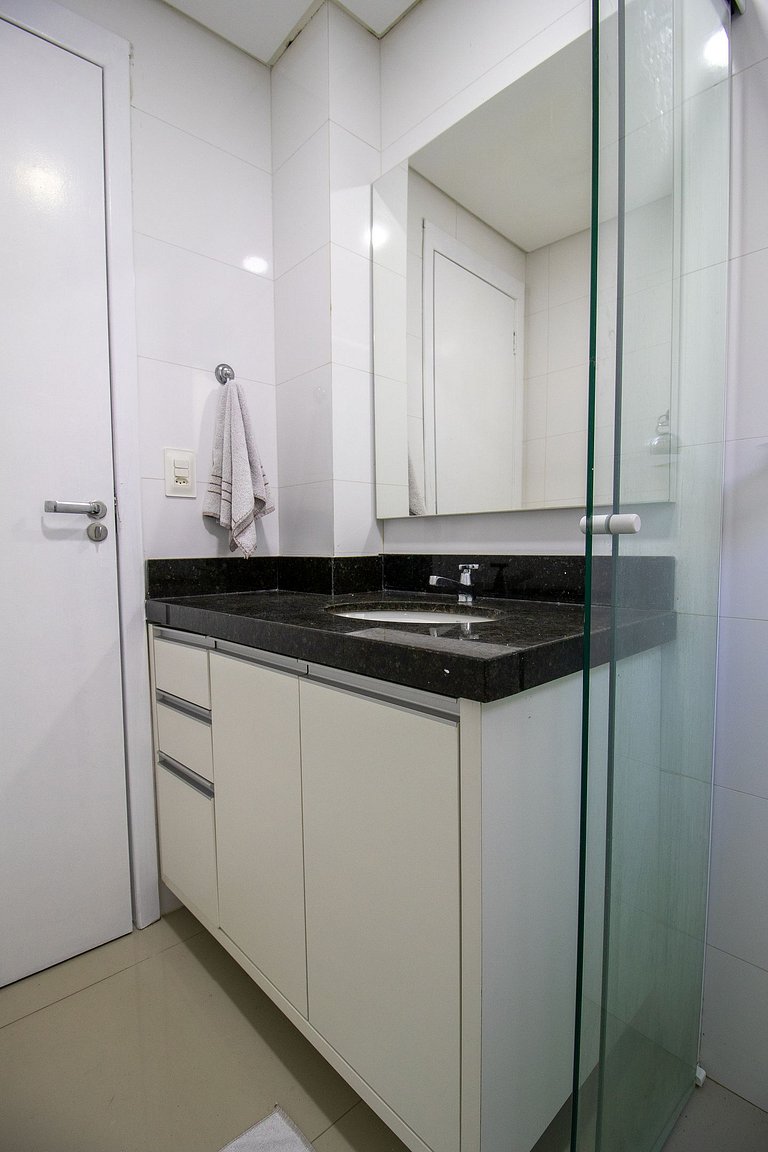 MAU11 - Av. Brasil, Churrasq, 3 Dorm, Climatizado