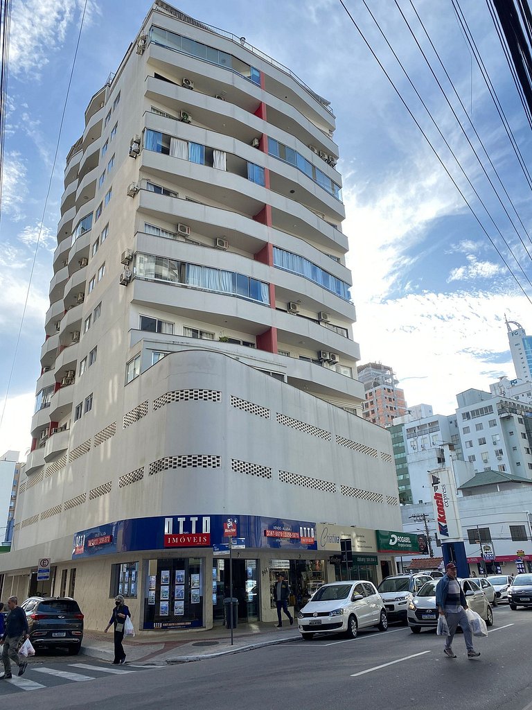 MTEY83 - 1 Dorm, Av. Brasil, Climatizado, Garagem