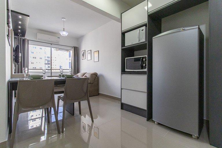 MTEY83 - 1 Dorm, Av. Brasil, Climatizado, Garagem